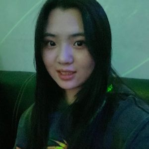 Meet your Posher, Claire